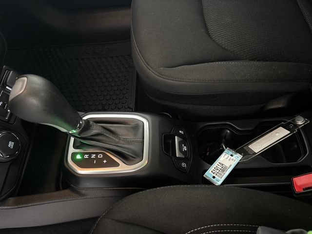 Used 2023 Jeep Renegade Altitude w/ Convenience Group I AWD/4WD image 7