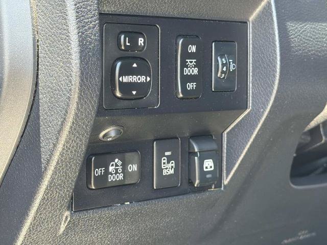 Used 2017 Toyota Tundra Limited w/ Limited Premium Package RWD image 20