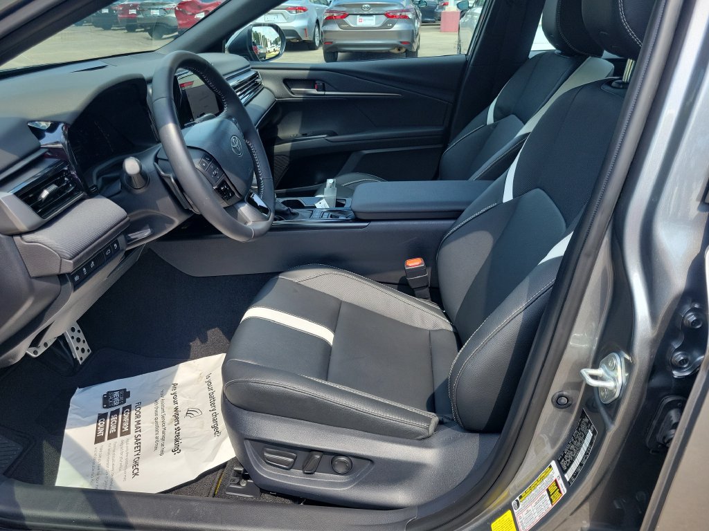 Used 2026 Toyota Camry SE w/ Convenience Package FWD image 15