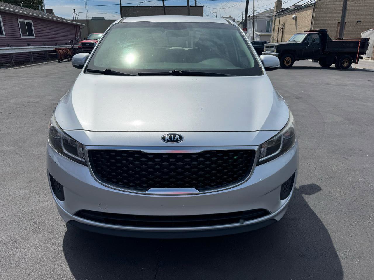 Used 2017 Kia Sedona L FWD image 3