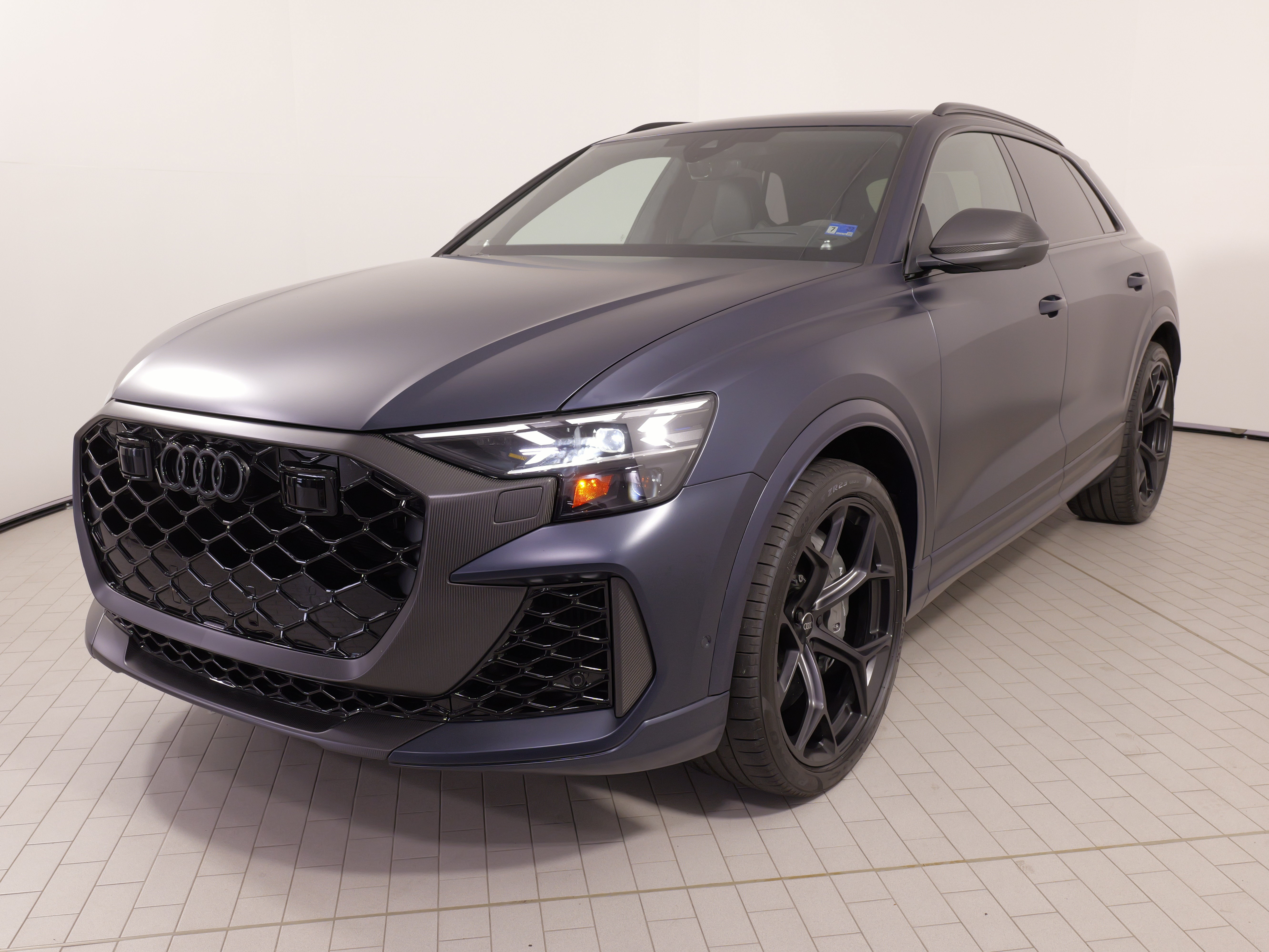 Used 2025 Audi RS Q8 performance AWD/4WD image 4