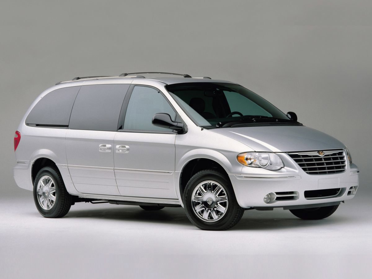 Used 2005 Chrysler Town & Country LX w/ Popular Equipment Group II FWD image 1