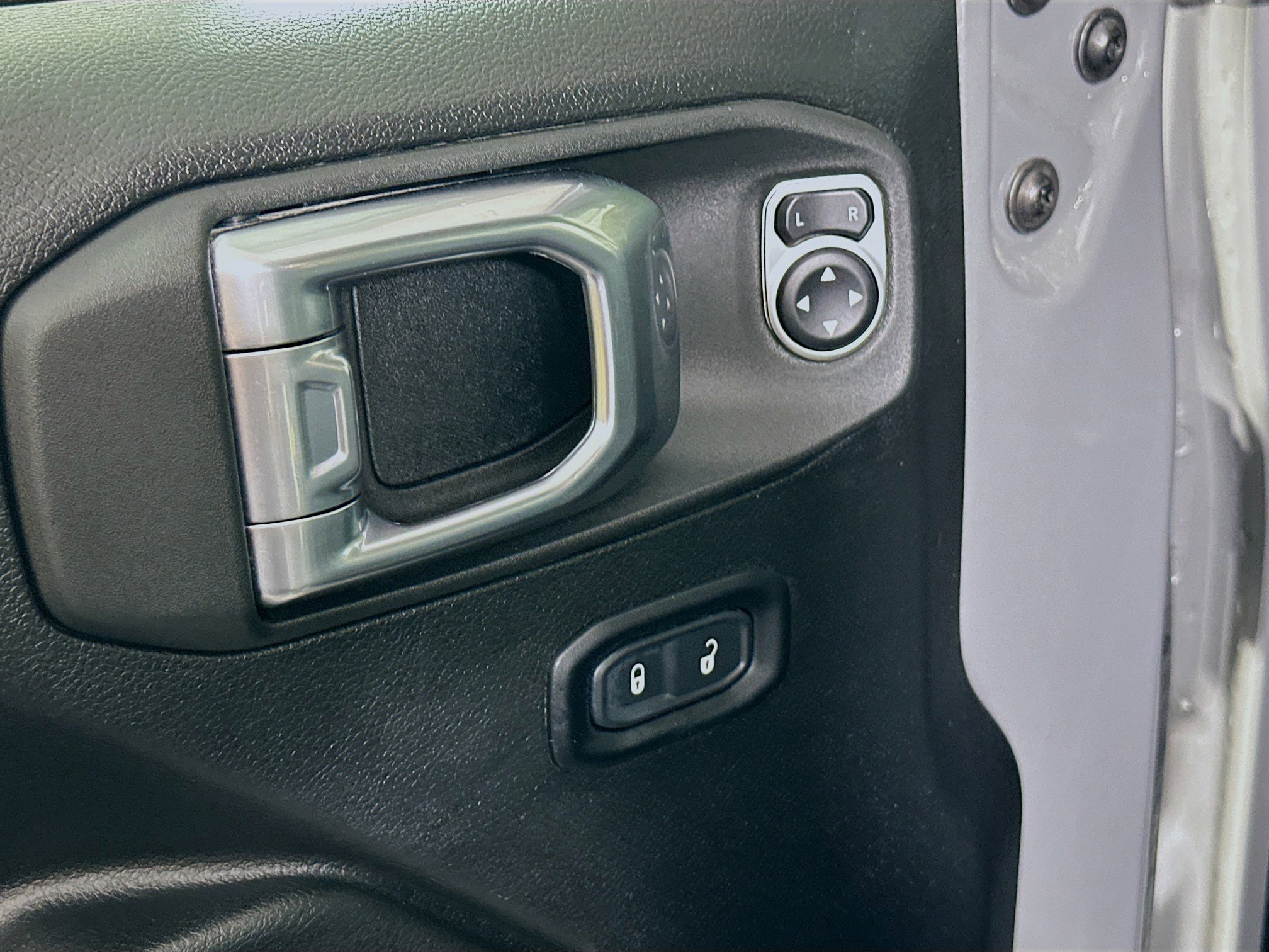 Used 2023 Jeep Wrangler Unlimited w/ Cold Weather Group AWD/4WD image 15