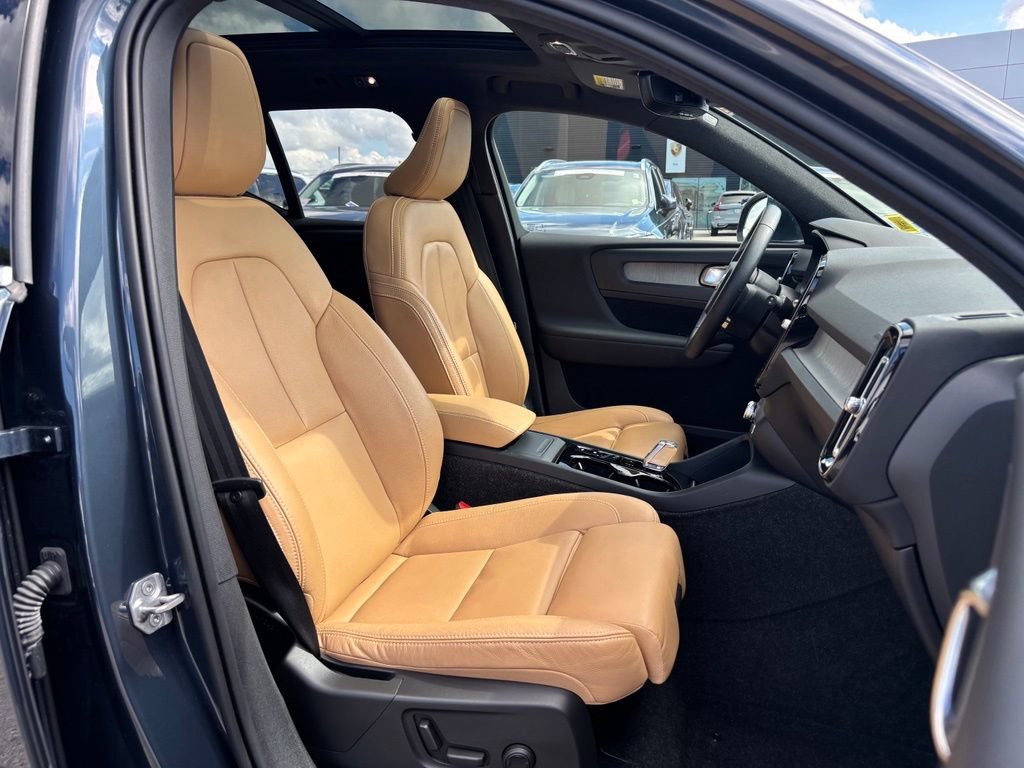 Used 2021 Volvo XC40 T5 Inscription w/ Climate Package AWD/4WD image 18