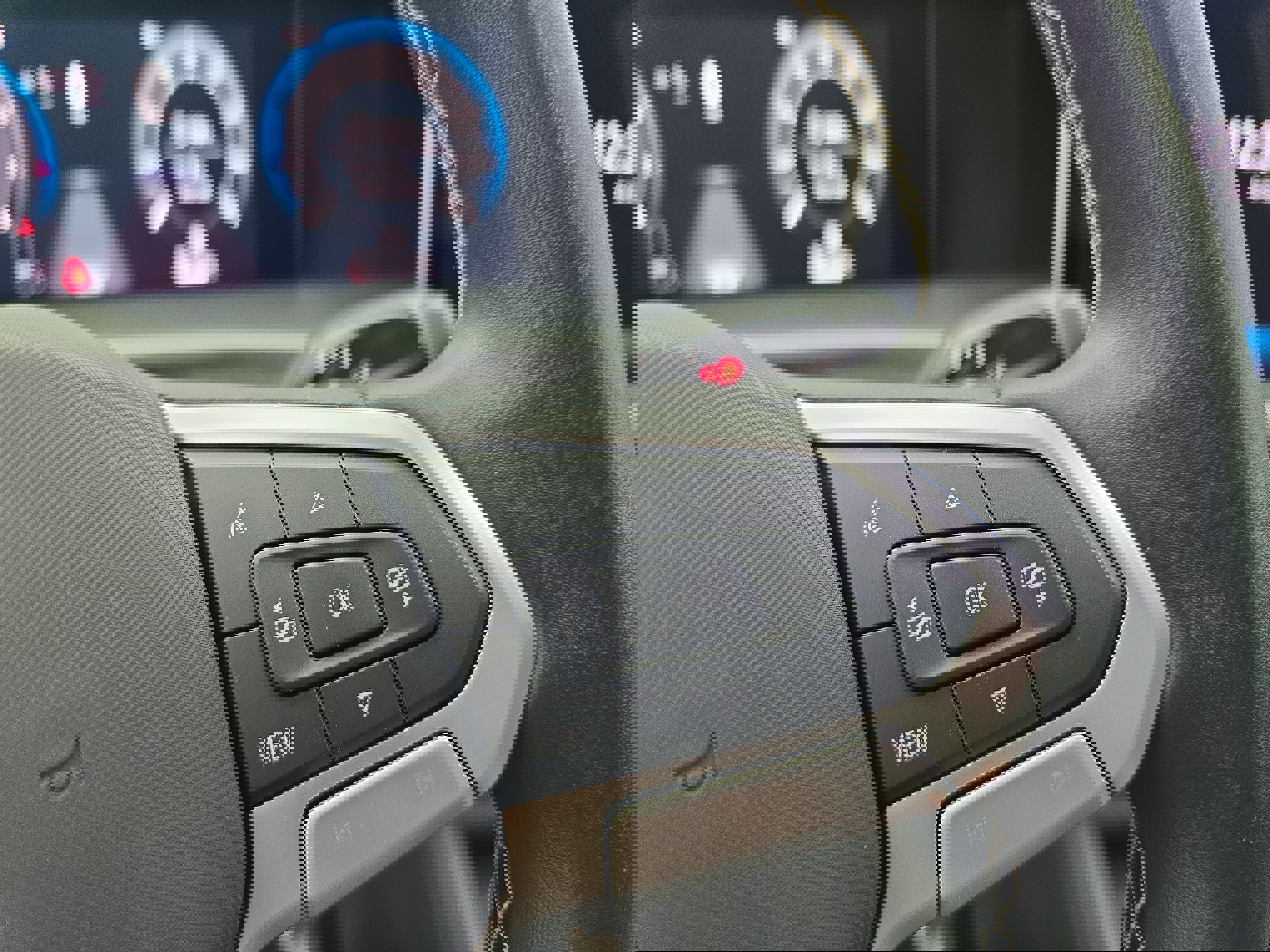 Certified 2025 Volkswagen Tiguan S FWD image 17