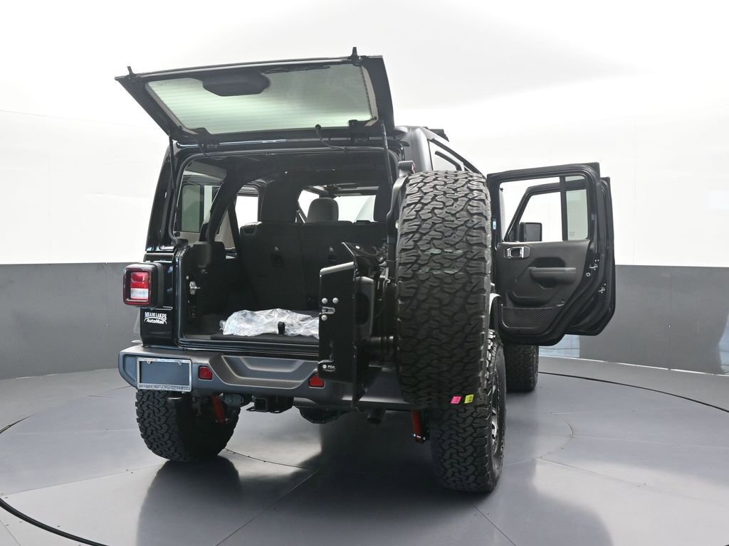Used 2025 Jeep Wrangler Willys AWD/4WD image 71
