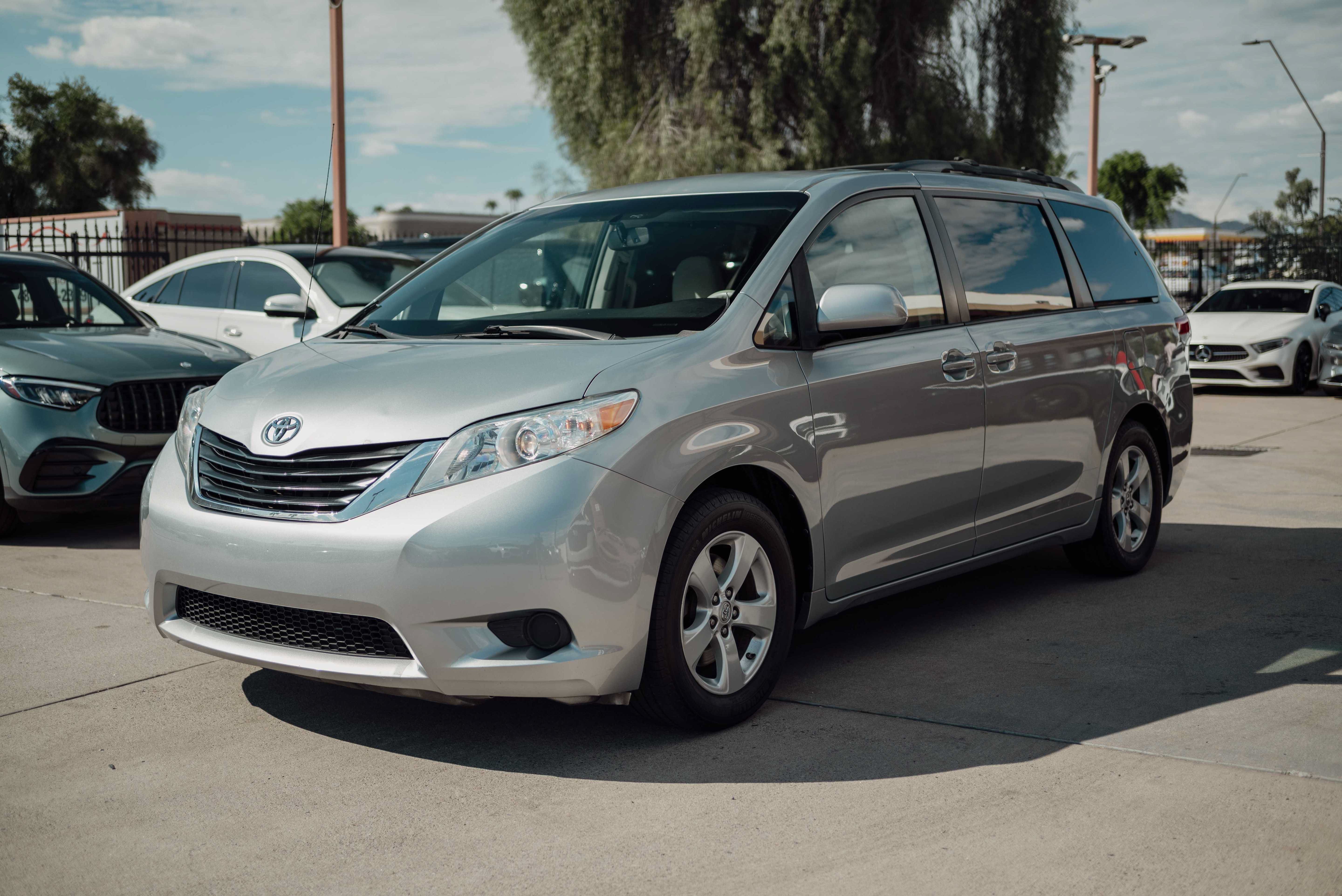 Used 2014 Toyota Sienna LE