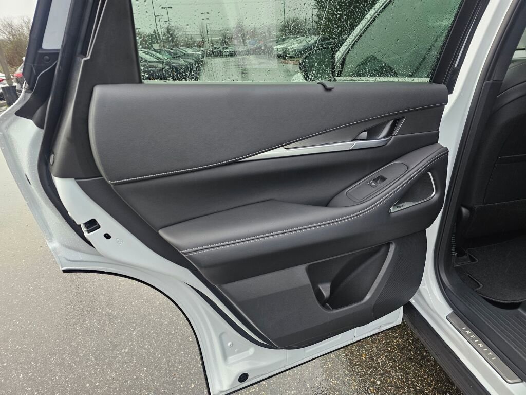 New 2026 INFINITI QX60 Luxe image 20