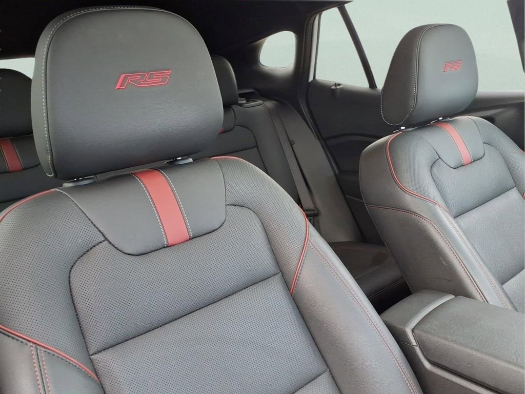 Used 2025 Chevrolet Trax RS w/ Sunroof Package FWD image 18