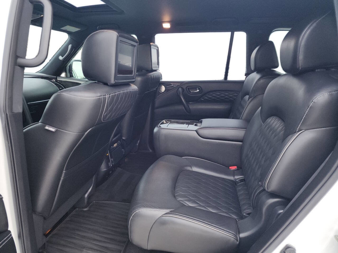 Used 2021 INFINITI QX80 Premium Select AWD/4WD image 10