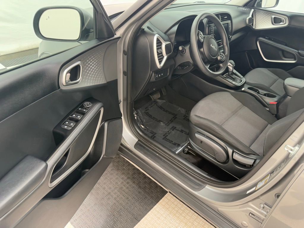Used 2023 Kia Soul LX w/ Option Group 015 image 25