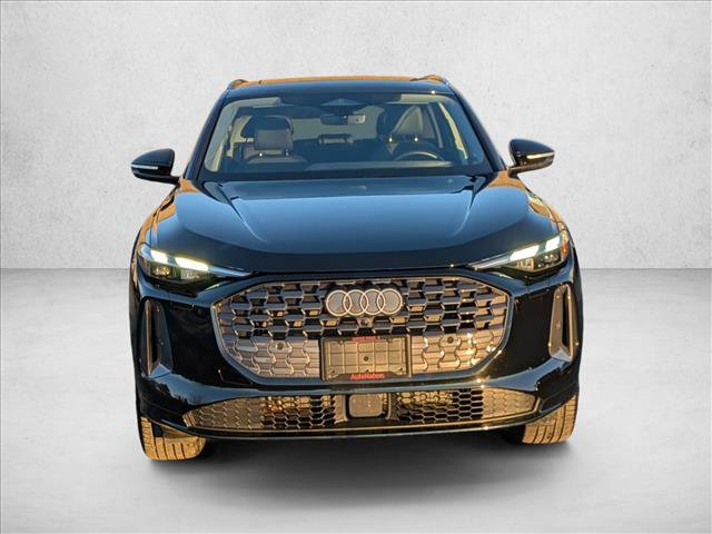 Used 2025 Audi Q5 Premium w/ Convenience Package image 2