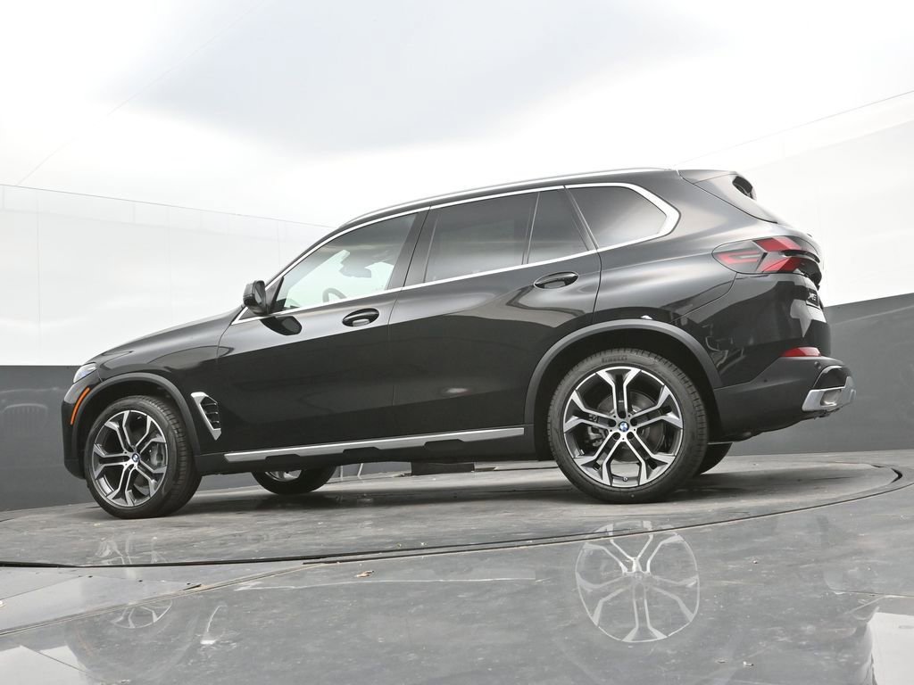 New 2026 BMW X5 sDrive40i w/ Parking Assistance Package RWD image 43