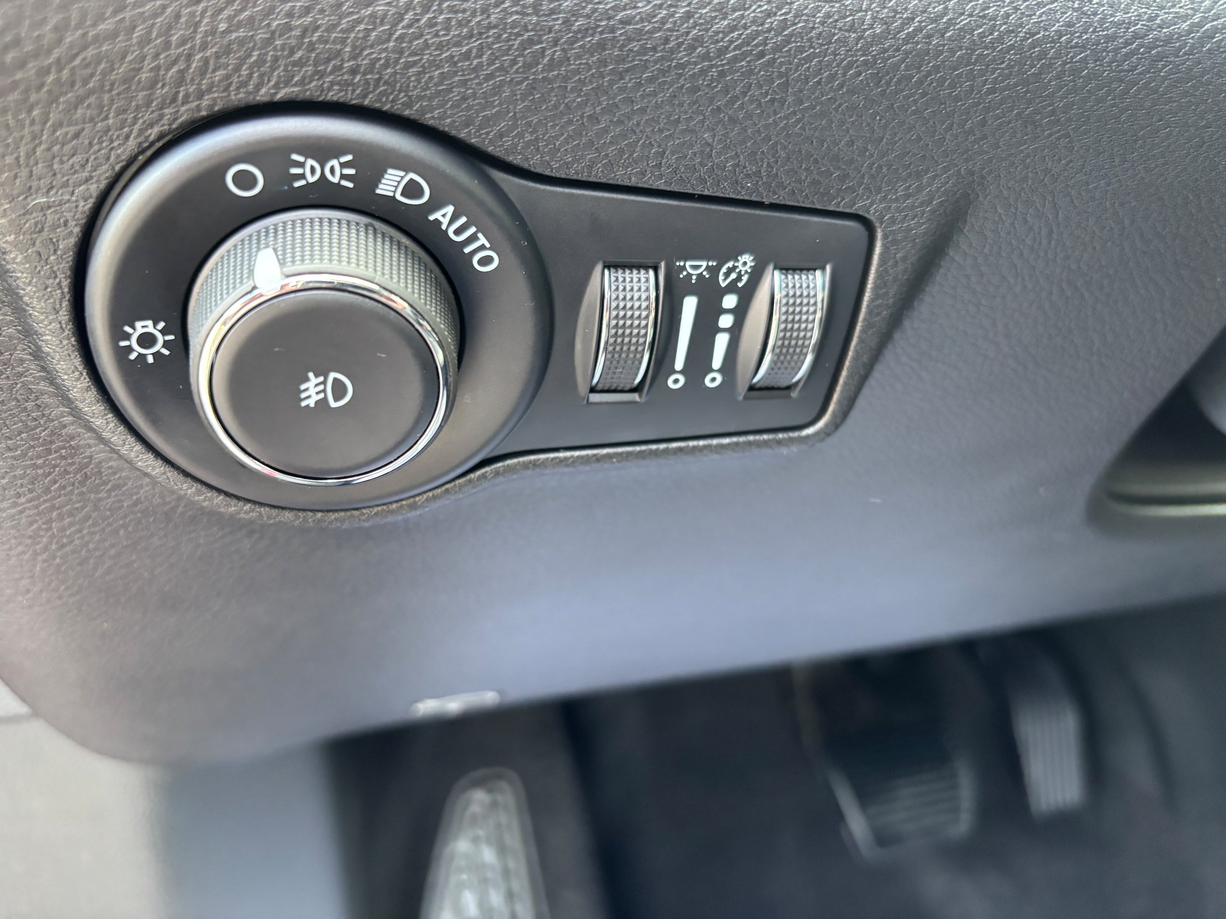 Used 2022 Jeep Compass Limited AWD/4WD image 16
