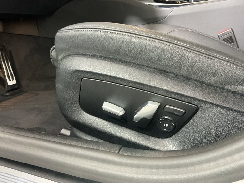 Used 2023 BMW 540i w/ M Sport Package image 21