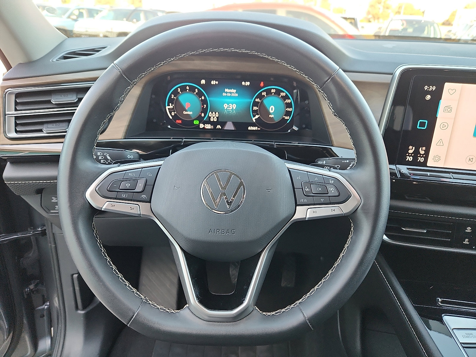 Used 2024 Volkswagen Atlas SE image 16