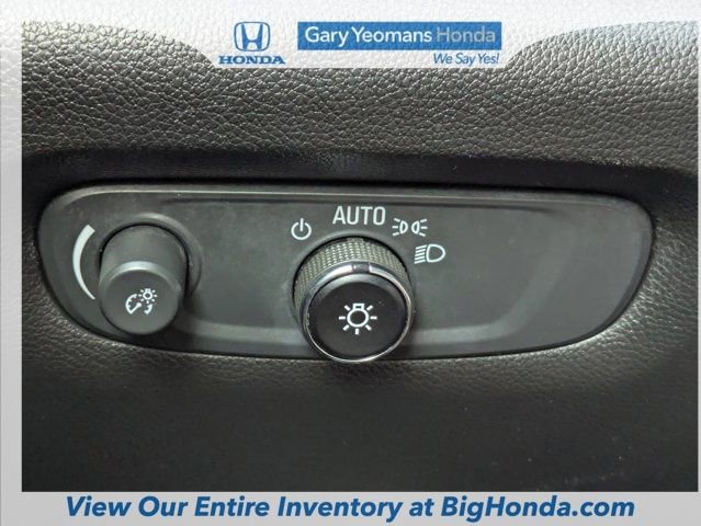 Used 2023 Chevrolet Traverse Premier w/ Redline Edition image 28