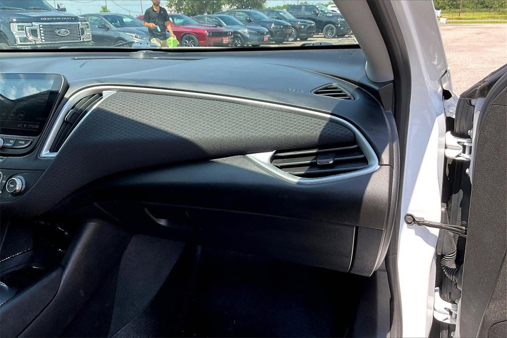 Used 2020 Chevrolet Malibu LS image 23