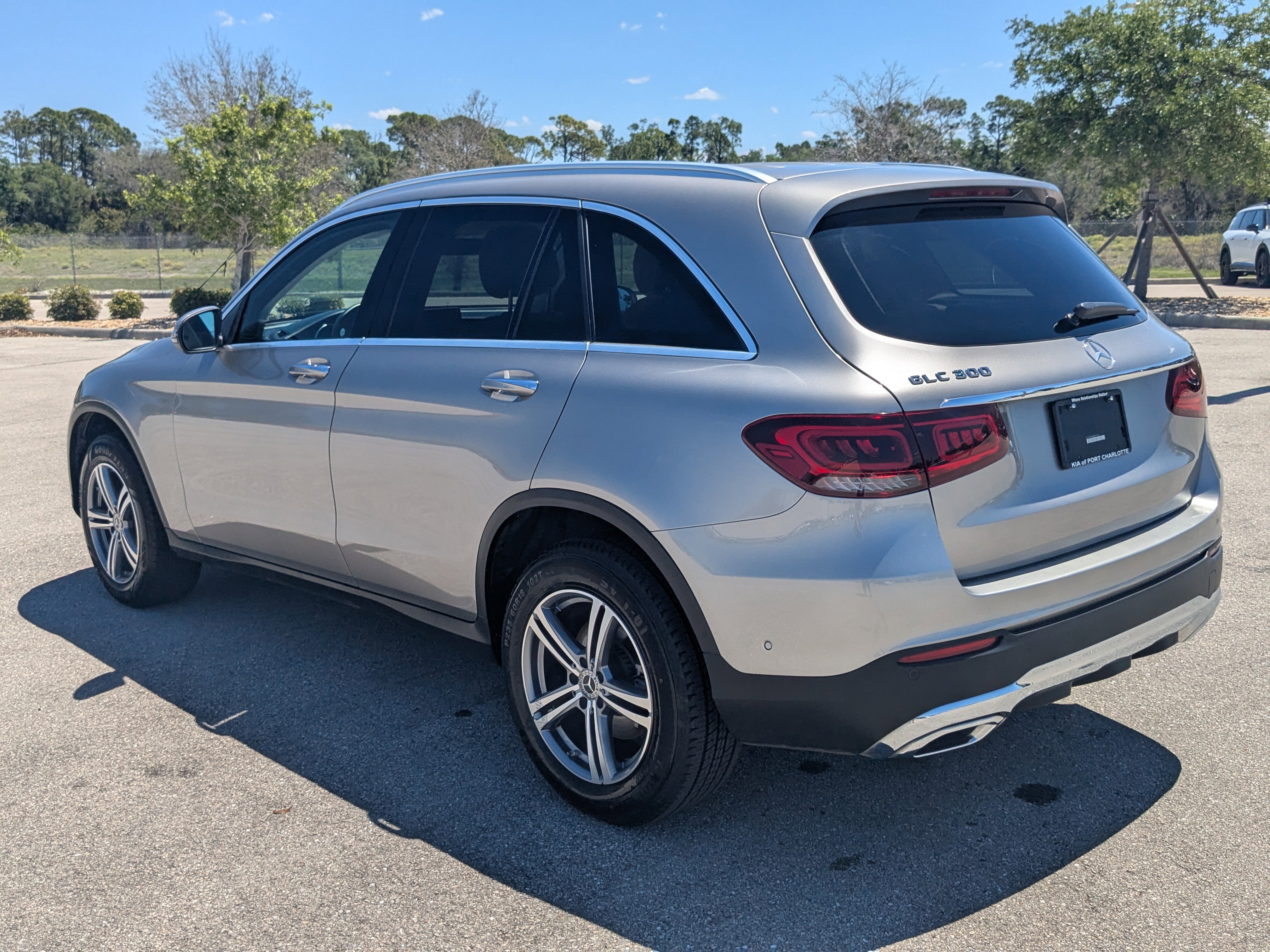 Used 2021 Mercedes-Benz GLC 300 w/ Premium Package image 7