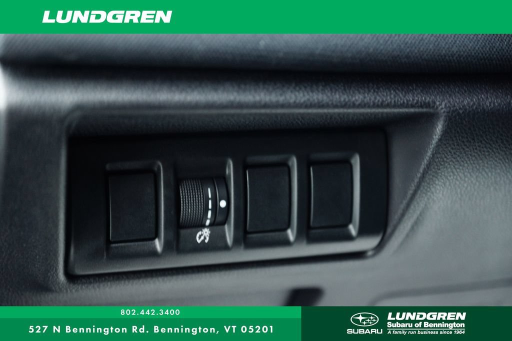 Used 2024 Subaru Outback Premium AWD/4WD image 13