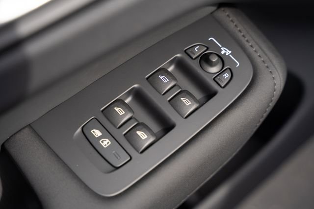 New 2026 Volvo XC60 B5 Plus w/ Protection Package Premier image 39