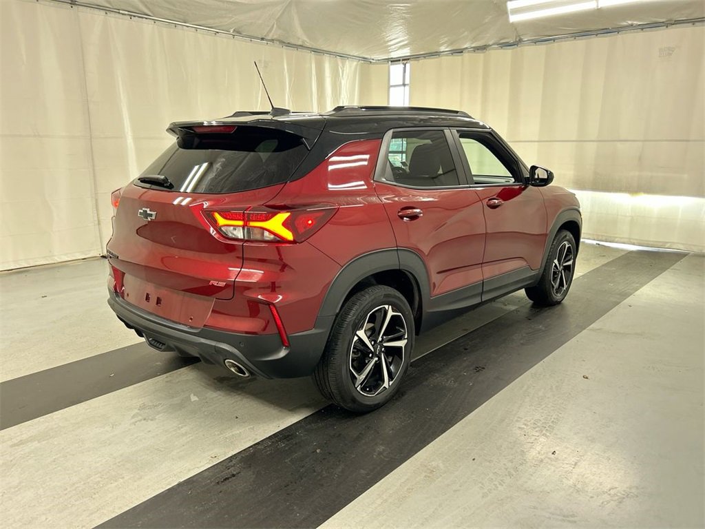 Used 2023 Chevrolet TrailBlazer RS w/ Sun and Liftgate Package image 2