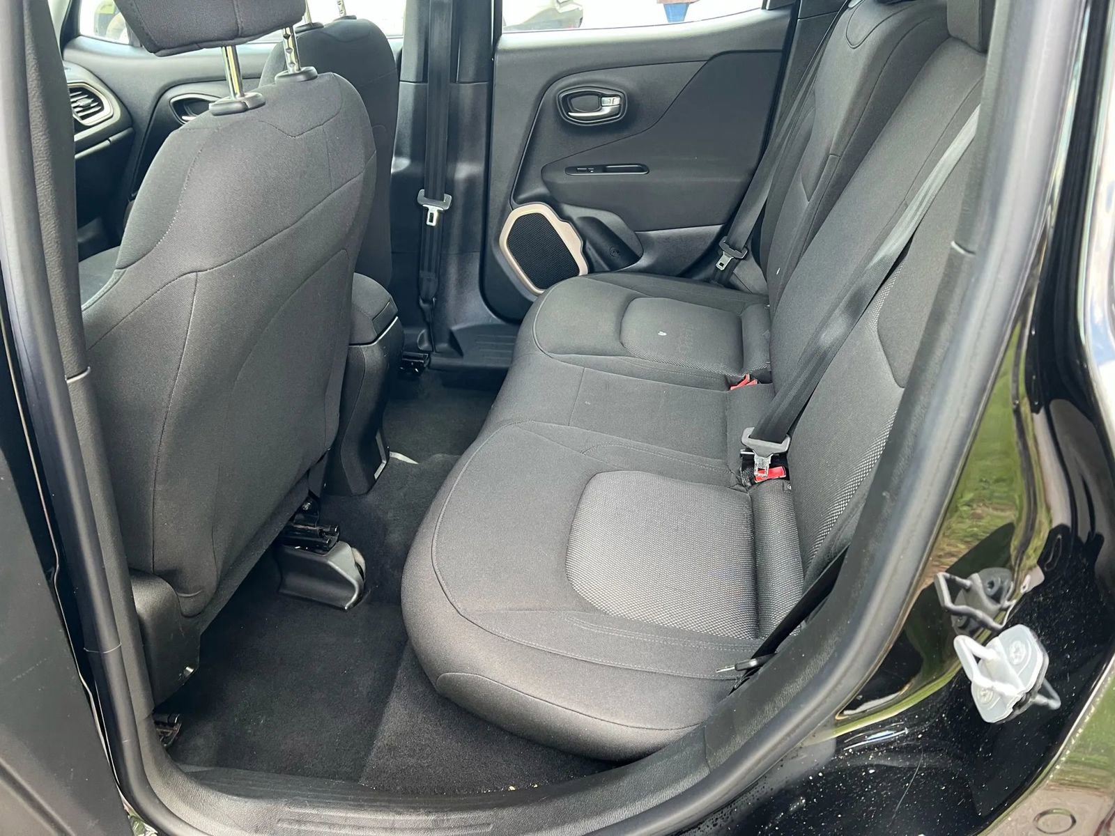 Used 2016 Jeep Renegade Sport w/ Power & Air Group image 21