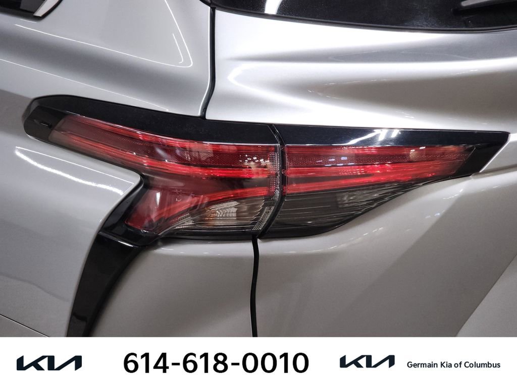 Used 2021 Toyota Sienna XSE image 15