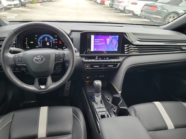 Used 2025 Toyota Camry SE FWD image 16