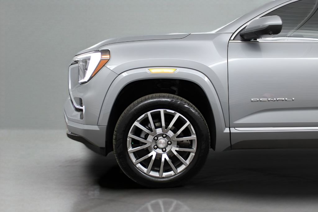 Used 2026 GMC Terrain Denali image 37