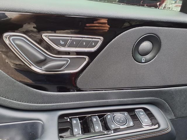 New 2026 Lincoln Aviator Reserve w/ Jet Appearance Package RWD image 9