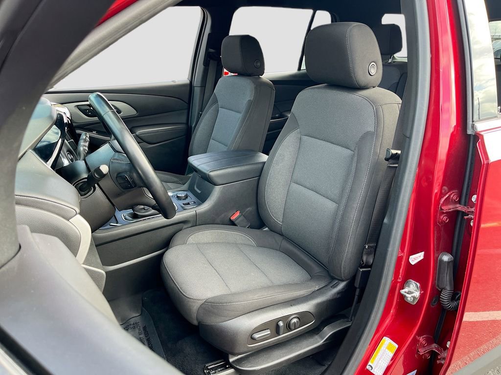Used 2023 Chevrolet Traverse LT image 22
