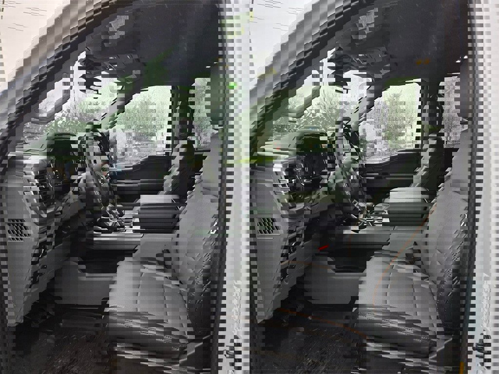 New 2025 Ford F150 Lariat w/ Equipment Group 501A Mid image 12