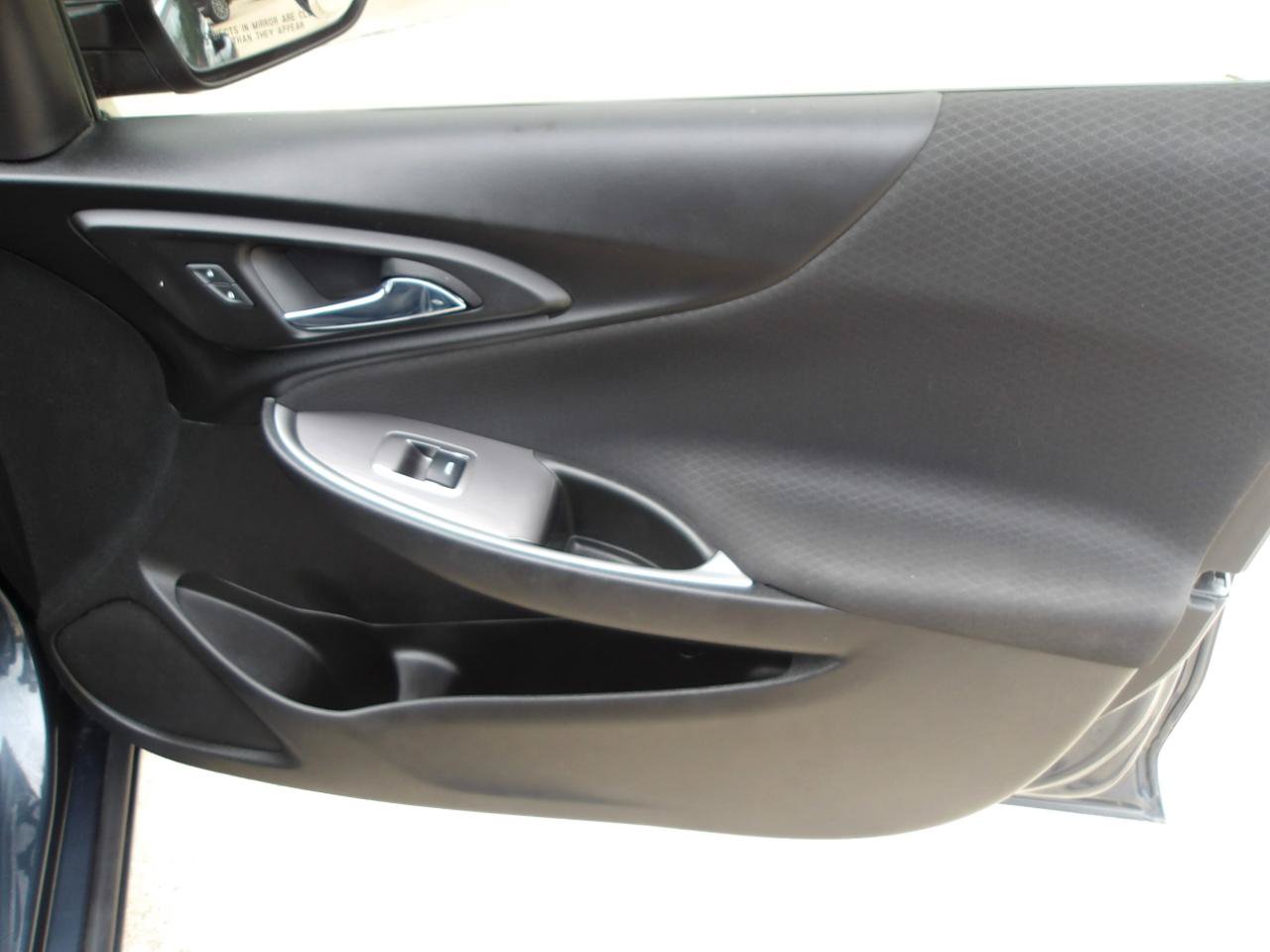 Used 2020 Chevrolet Malibu LS w/ LPO, Convenience Package 2 FWD image 9