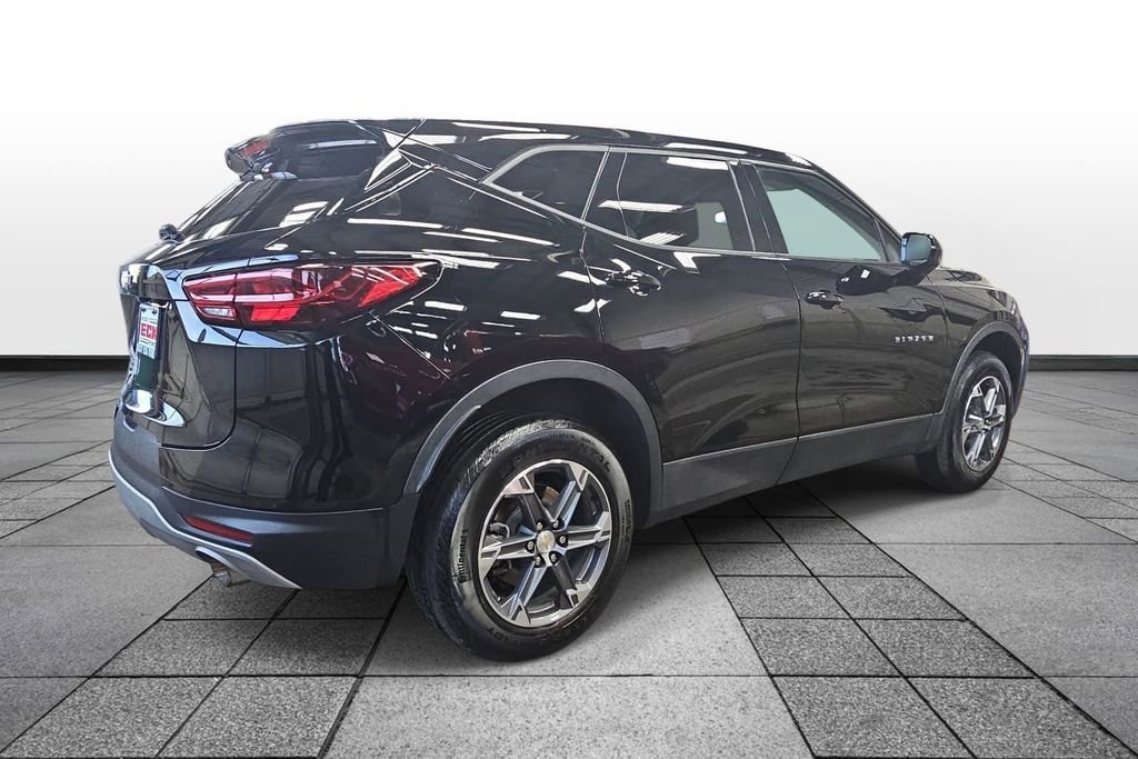 Used 2025 Chevrolet Blazer LT FWD image 5