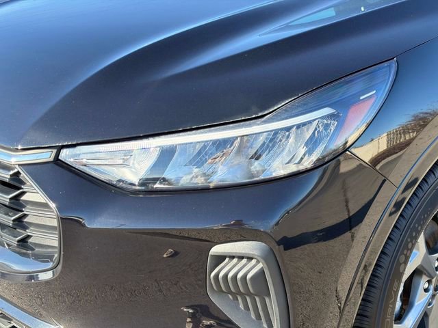 Used 2023 Ford Escape ST-Line image 9