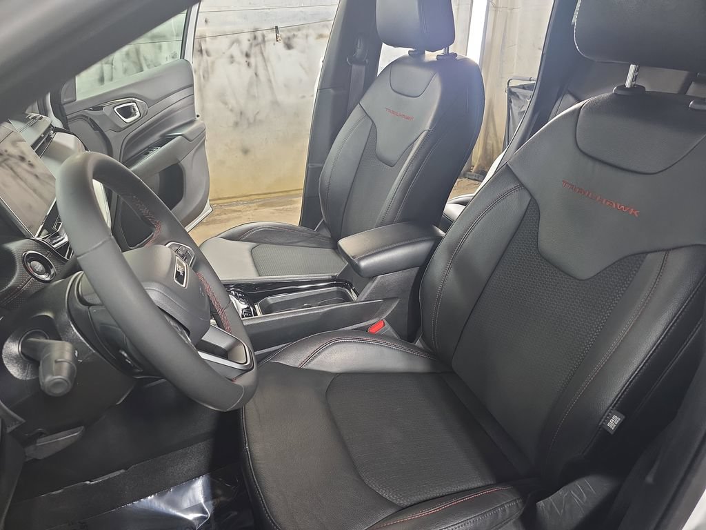 Used 2025 Jeep Compass Trailhawk AWD/4WD image 14