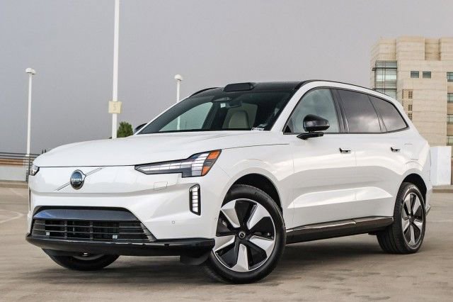 New 2025 Volvo EX90 Plus