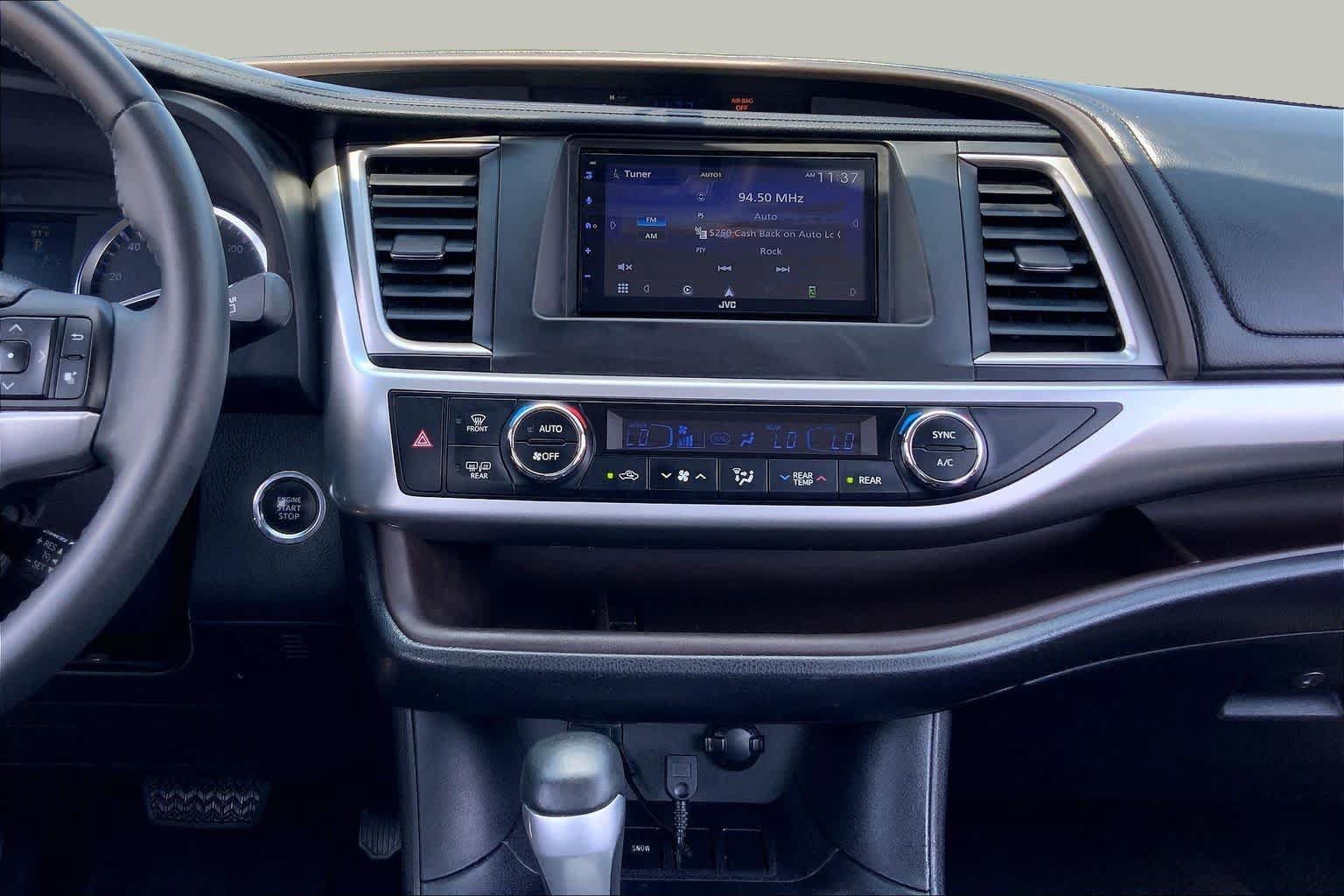 Used 2015 Toyota Highlander XLE FWD image 7