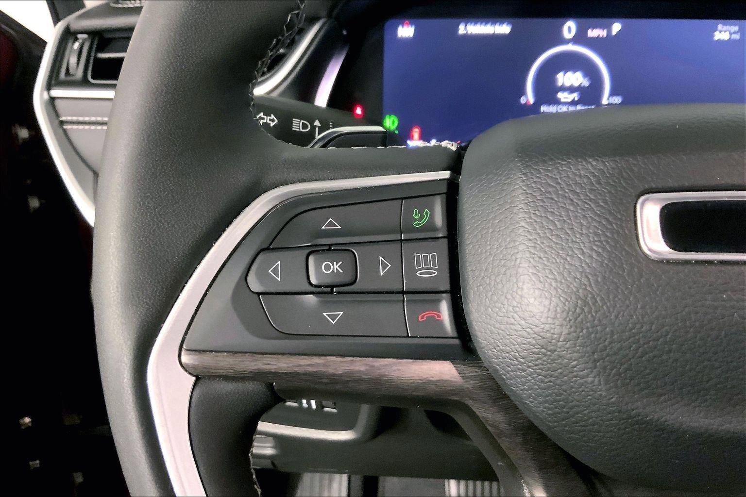 Used 2023 Jeep Grand Cherokee Limited AWD/4WD image 18
