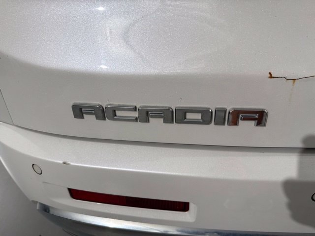 Used 2017 GMC Acadia Denali w/ Technology Package FWD image 9