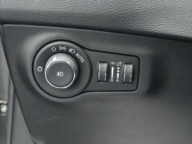 Used 2020 Jeep Compass Limited image 11