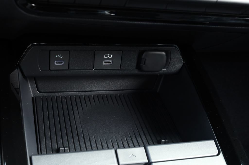 New 2026 Toyota Prius Plug-In Hybrid image 6