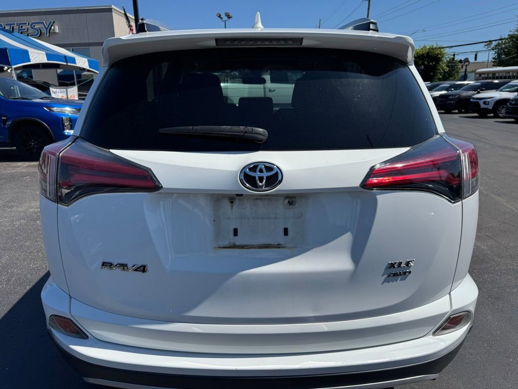 Used 2016 Toyota RAV4 XLE AWD/4WD image 4