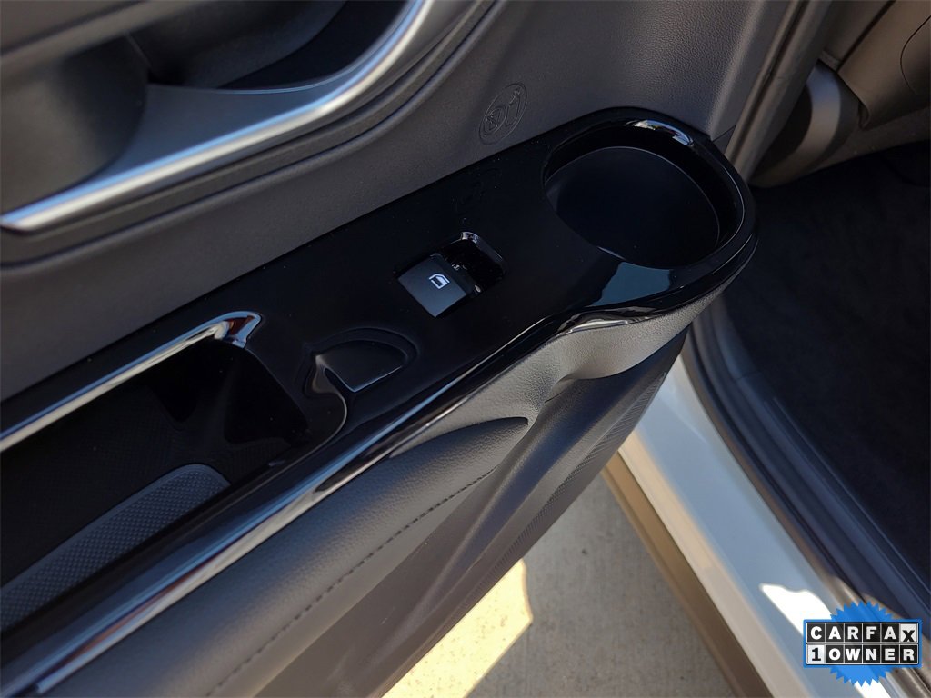 Used 2022 Hyundai Santa Cruz Limited image 13