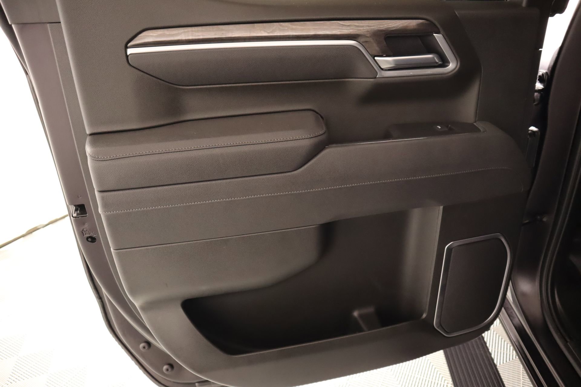 Used 2025 Chevrolet Silverado 1500 LTZ image 20