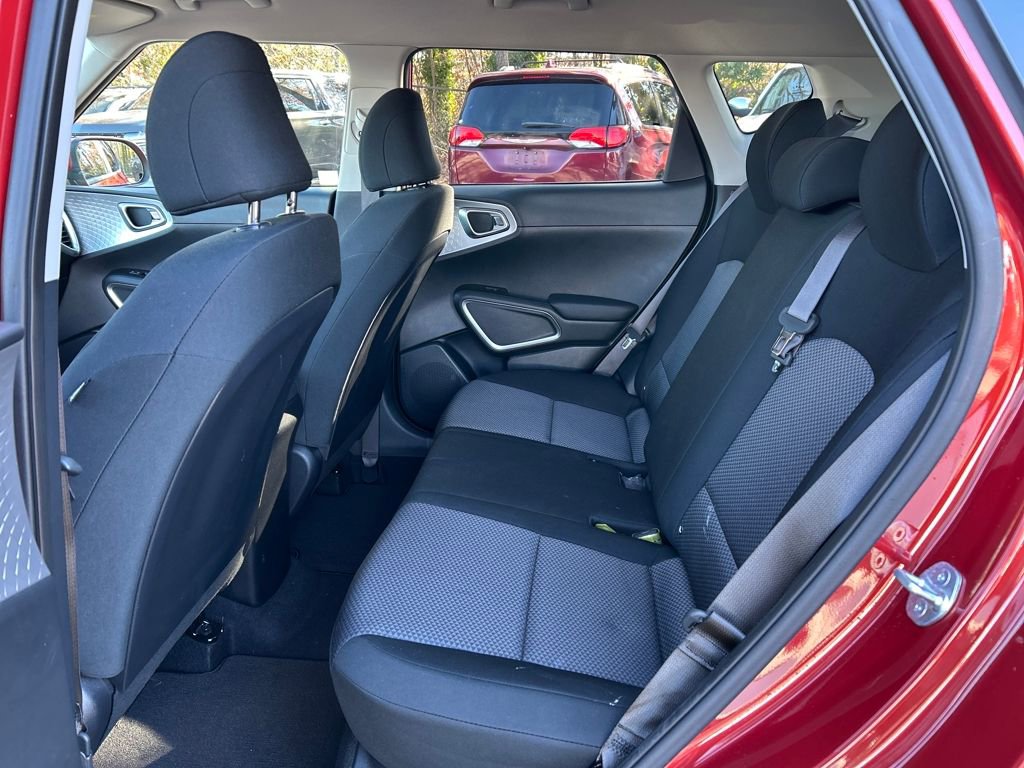 Used 2023 Kia Soul LX image 25