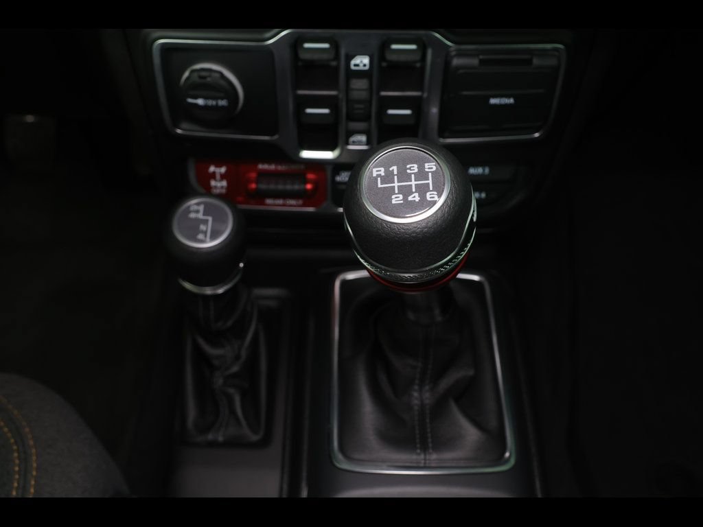 Used 2025 Jeep Wrangler Unlimited Sport AWD/4WD image 23