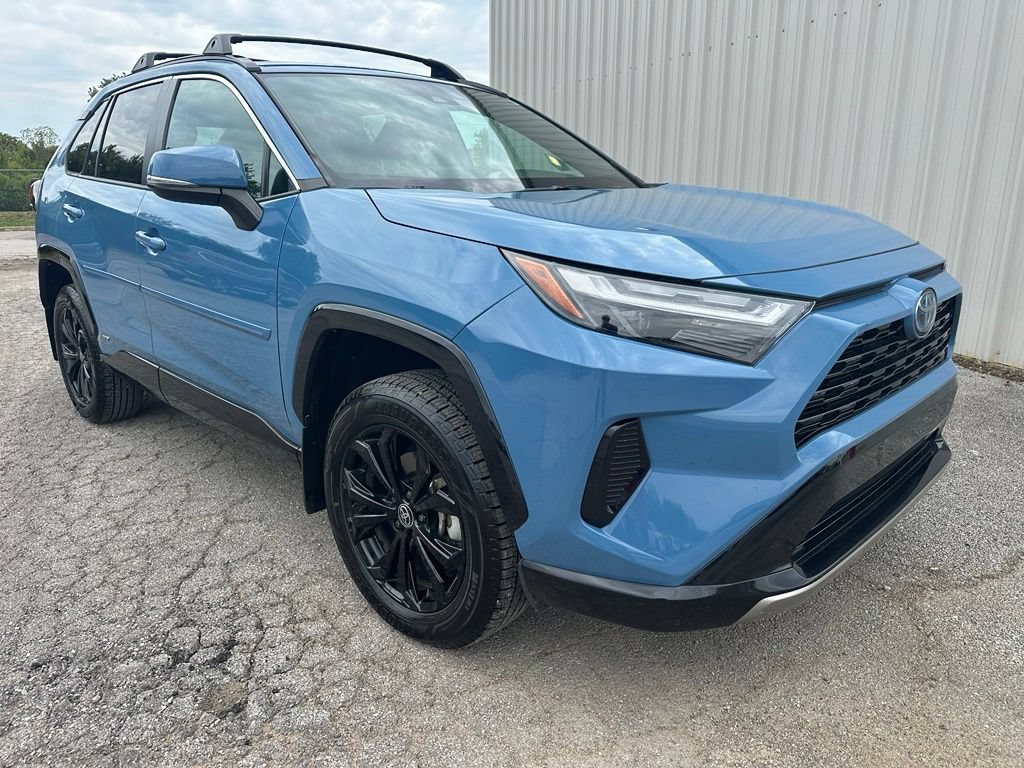 Used 2022 Toyota RAV4 SE AWD/4WD image 3