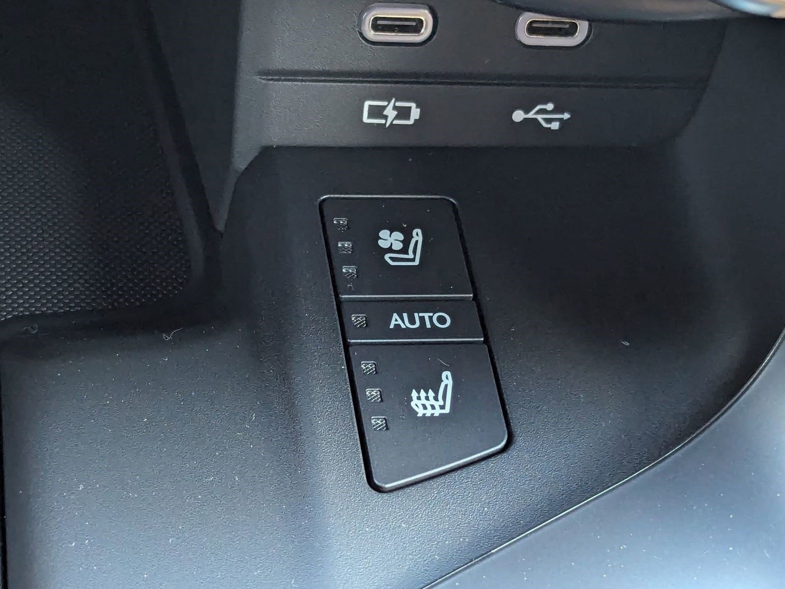 New 2025 Lexus LX 600 4WD w/ Luxury Package image 35